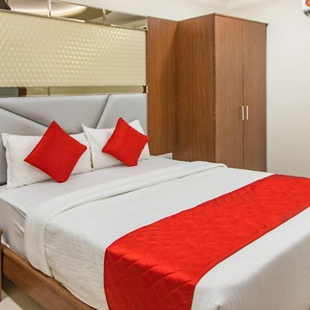 Hotel Hometown Near Us Embassy Bkc Βομβάη Εξωτερικό φωτογραφία