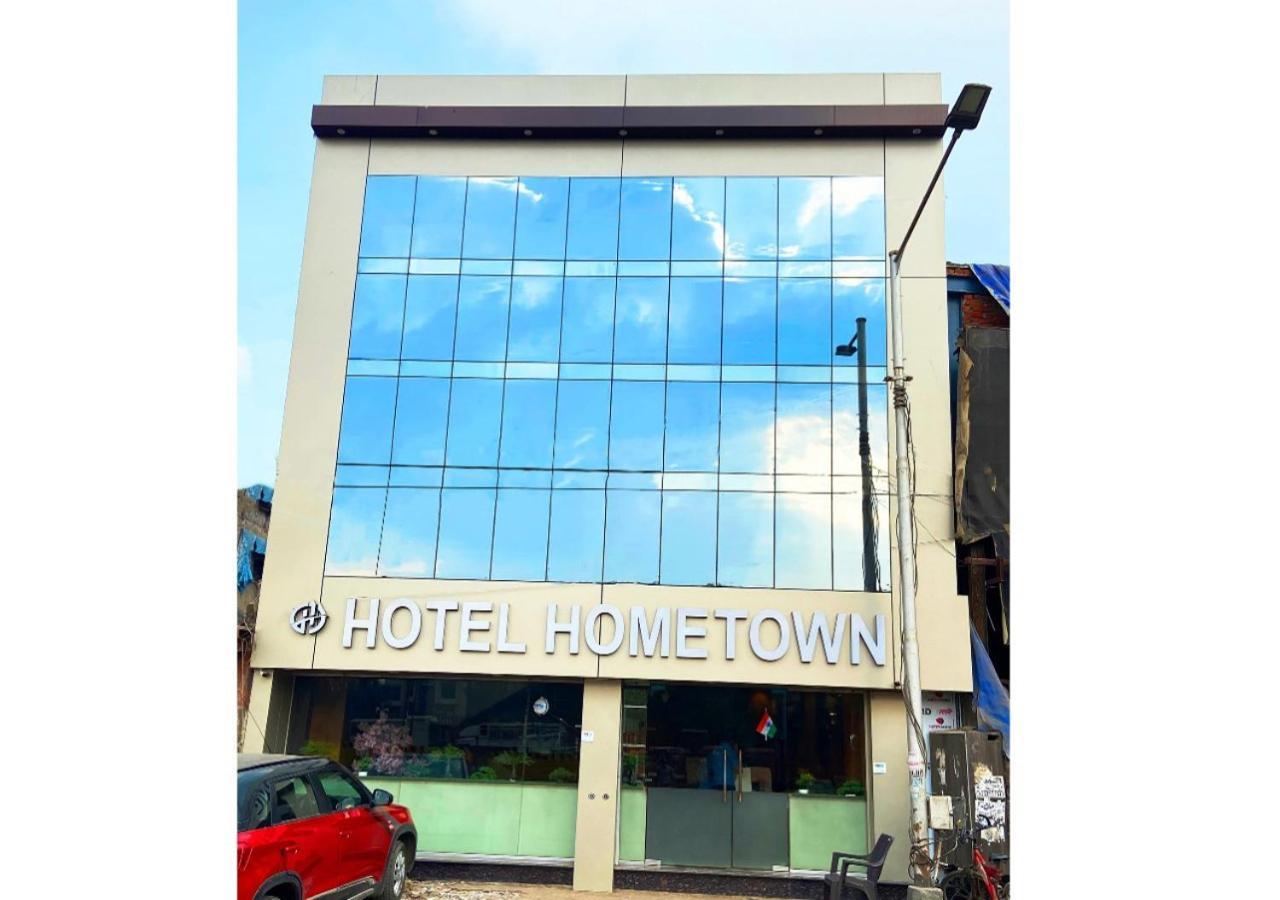 Hotel Hometown Near Us Embassy Bkc Βομβάη Εξωτερικό φωτογραφία