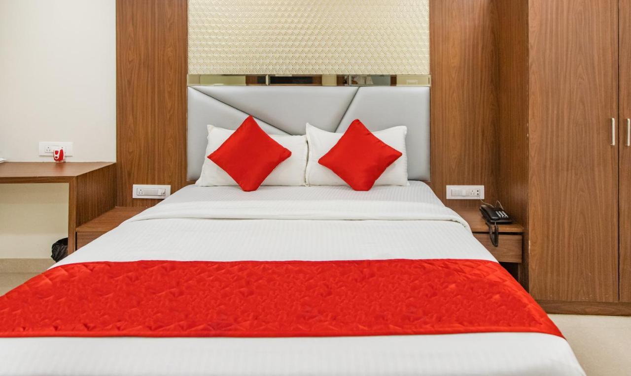 Hotel Hometown Near Us Embassy Bkc Βομβάη Εξωτερικό φωτογραφία