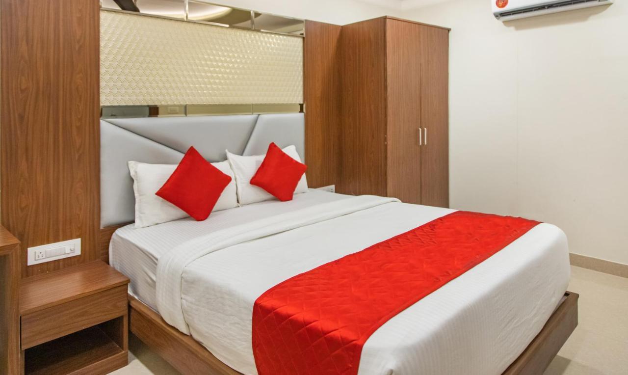 Hotel Hometown Near Us Embassy Bkc Βομβάη Εξωτερικό φωτογραφία